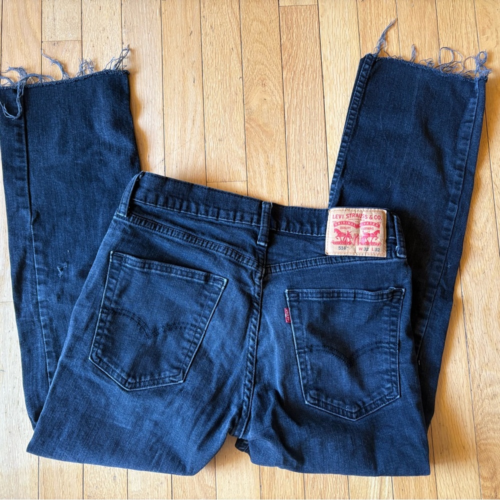 Levi's Black Straight Leg Jeans Classic Style with Raw Hem